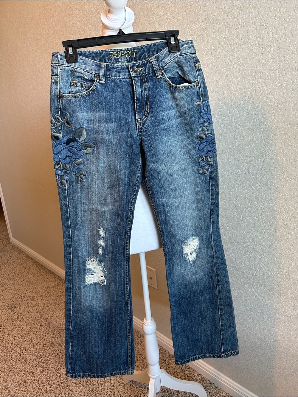 ESPRIT Y2K Distressed Boyfriend Flair Rose Embroidered Dark Blue Jeans Size 6 - Picture 2 of 14